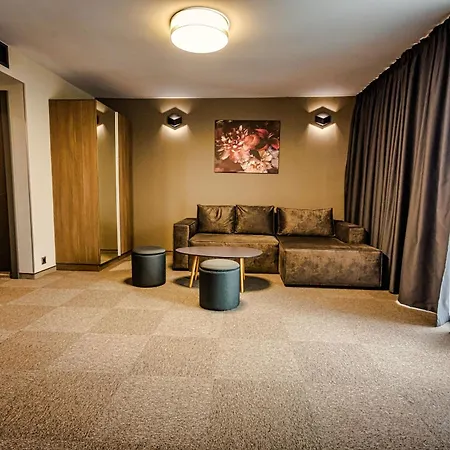 Hotel Jitomir 4*