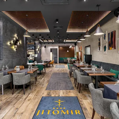 Jitomir 4*