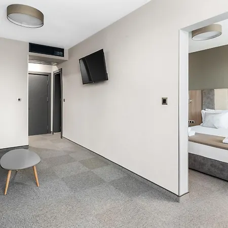 Hotel Jitomir 4*