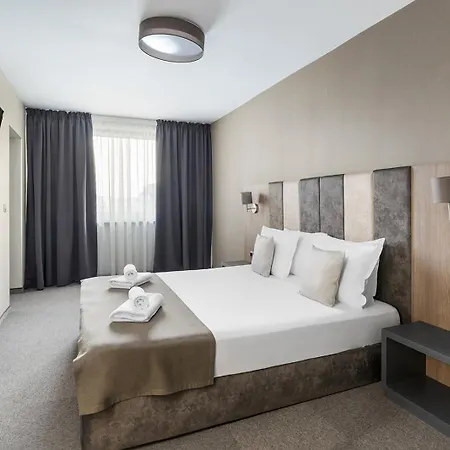 Hotel Jitomir Montana