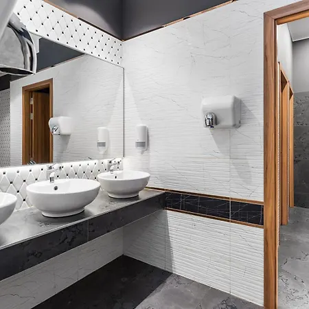 Jitomir 4* מונטנה