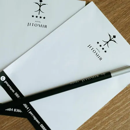 Jitomir 호텔 몬타나