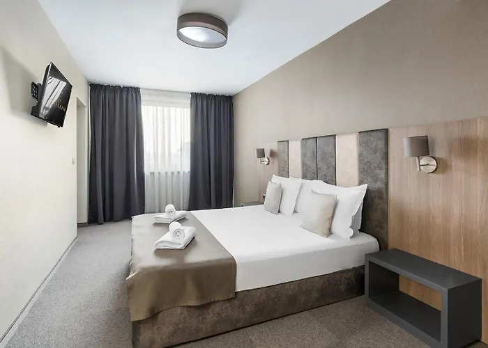 Hotel Jitomir Montana