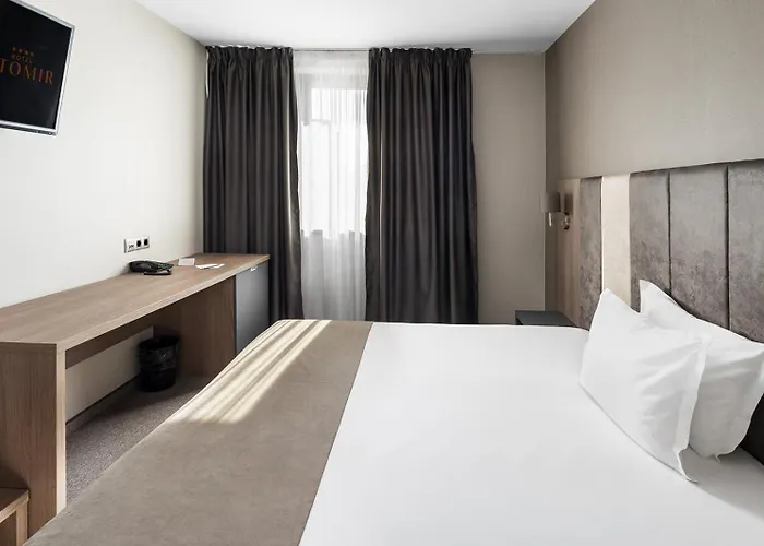 Hotel Jitomir Montana